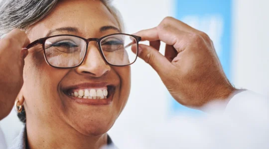 peut-on-nettoyer-des-lunettes-de-vue-avec-du-gel-hydroalcoolique